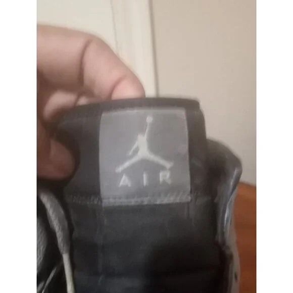 Air Jordan 1 Mid Women's Size 8 Cement Grey/Sail BQ6472 022 - Picture 7 of 13